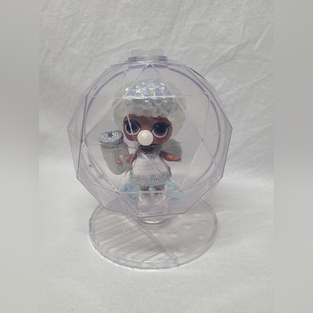 LOL Surprise Bashful QT Angel Wings Winter Disco Glitter Globe Doll With Globe - Picture 7 of 9
